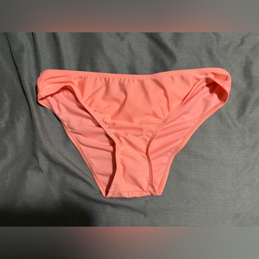 Peach 🍑 large brand new Bikini Bottom with safety sticker still attached